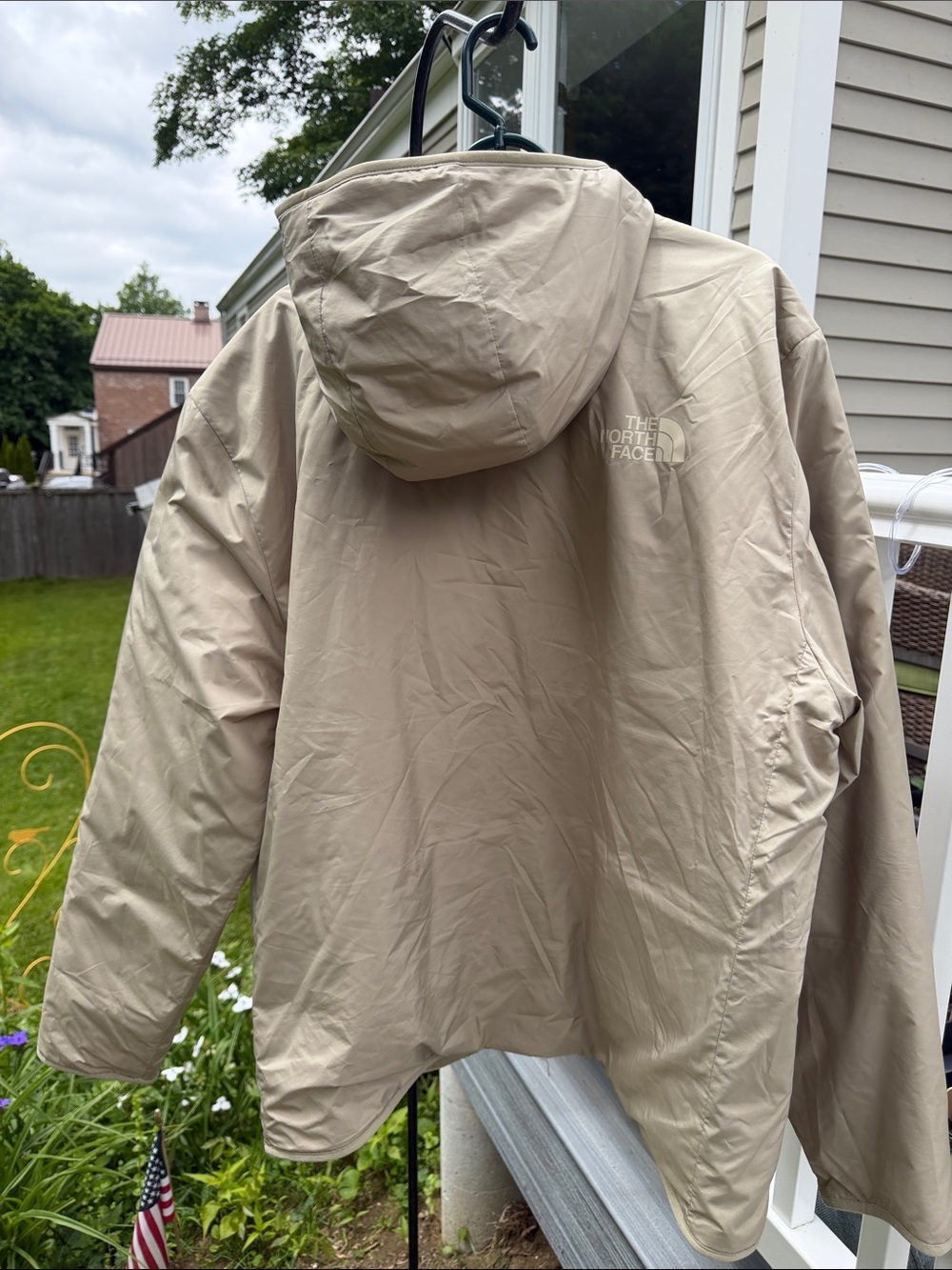 The North Face Men's Taupe Hooded Puffer Jacket - Picture 3 of 5
